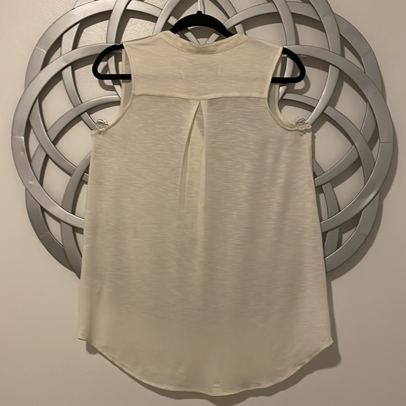 Cream sleeveless top. - Picture 2 of 2